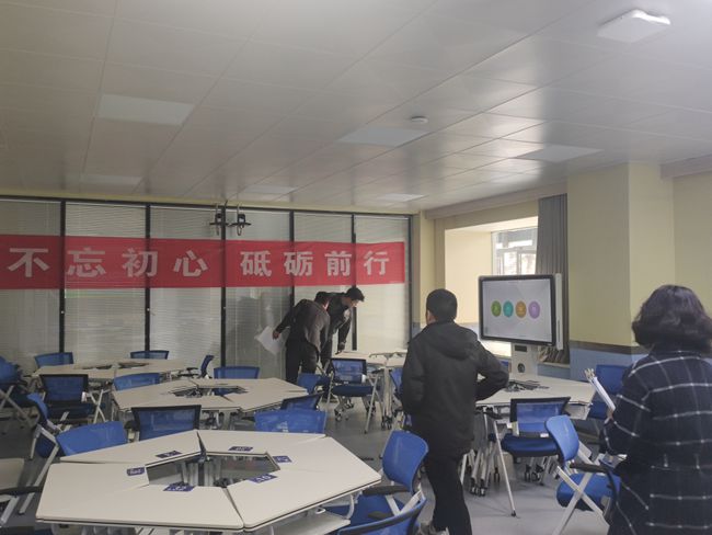 说明: https://www.xafy.edu.cn/__local/0/2D/37/A4CDD1E9FA4A1236C06C6C5C187_95799C6C_AB19.jpg