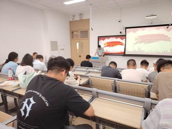 春华代表支部宣读政审情况