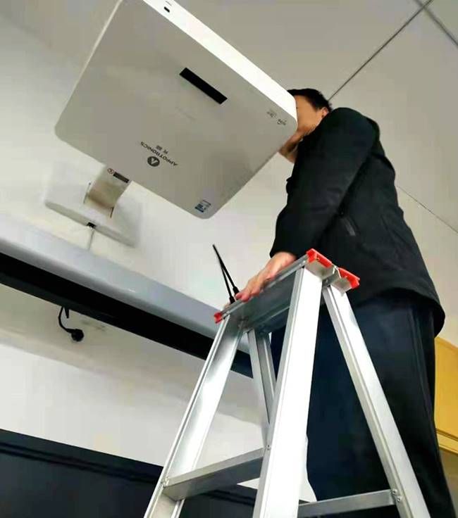 说明: https://www.xafy.edu.cn/__local/1/87/FB/EE2D38D1A36855130E7EBAAC0DB_61F937E1_F5E5.jpg